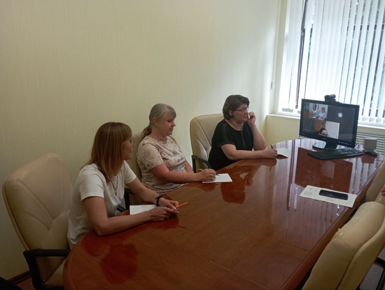 Курский Росреестр провел обучающий онлайн-семинар с кадастровыми инженерами. Курский Росреестр провел обучающий онлайн-семинар с кадастровыми инженерами.
